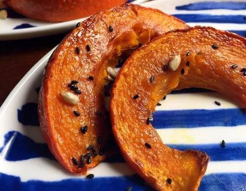 黑瓜吃料免费,揭秘免费美食背后的秘密